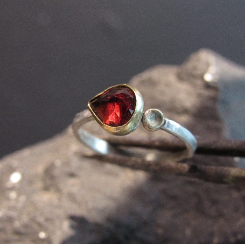 14k solid yellow gold and sterling silver ring. - Picture 8 of 8